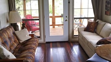 Smart TV, fireplace, DVD player
