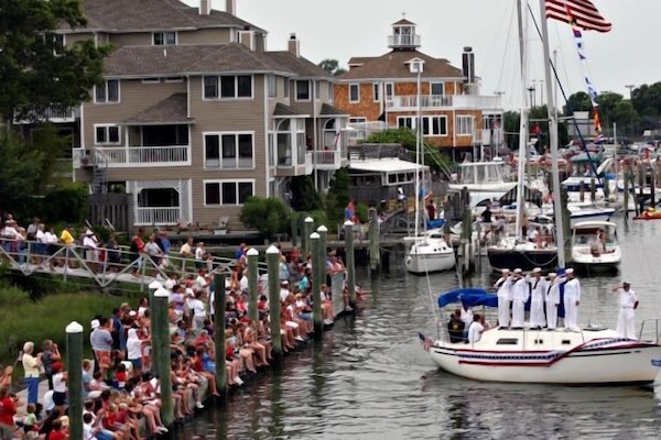 ENJOY THE BOAT PARADE FROM YOUR OWN PRIVATE BALCONY!