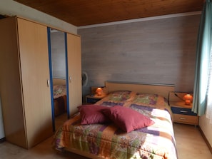 Chalet | 2 slaapkamers, individueel gemeubileerd, beddengoed