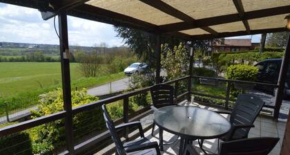 Comfortable Chalet in Petithan With Garden