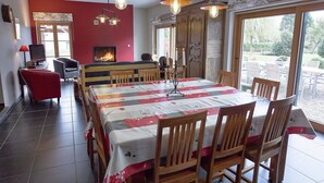Dining - Bright Cottage with Sauna & Hot Tub near Dinant (Onhaye)