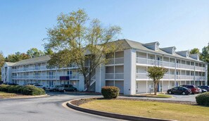 Front of property - InTown Suites Extended Stay Atlanta GA - Conyers (Conyers)