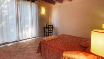 2 habitaciones, muebles diferentes y ropa de cama