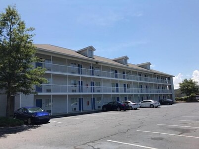 InTown Suites Extended Stay North Charleston SC – Rivers Ave