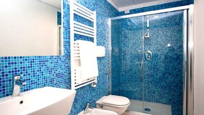 House | Bathroom - Beautiful Holiday Home in Vasto Near Sea (Vasto)