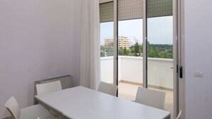 Dining - Beautiful Holiday Home in Vasto Near Sea (Vasto)