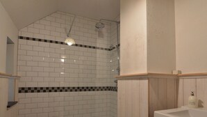 Bathroom | Shower - Cozy Holiday Home in Durbuy near Town Center (Durbuy)