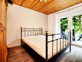 House | 2 bedrooms, individually furnished, bed sheets