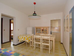 Living room - Modern Apartment in Rosolina Near Sea (Rosolina)
