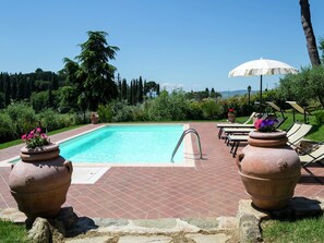 House | Pool | Indoor pool, outdoor pool - Villa with Private Pool near Cortona in Calm Countryside & Hilly Landscape (Cortona)