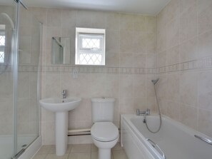 House | Bathroom - Romantic 1-bedroom Holiday Home in Goudhurst With Garden (Cranbrook)