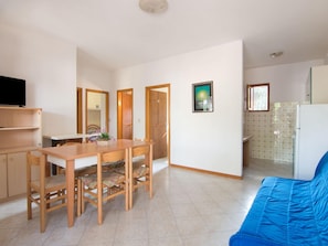 Apartment | Dining