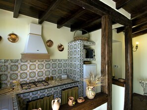 House | Private kitchen | Fridge, microwave, oven, highchair - Luxurious Holiday Home in Collesano With Pool (Collesano)