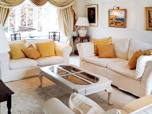 Uklassifisert bilde, 2 av 12, knapp