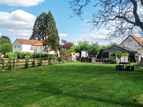 5 bedroom accommodation in Tilney St Lawrence, near Kings Lynn