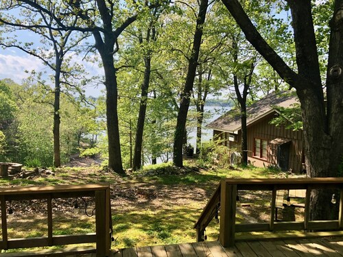 Raper’s Hollow Waterfront Cabin