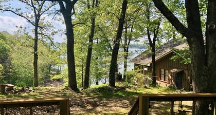 Raper’s Hollow Waterfront Cabin