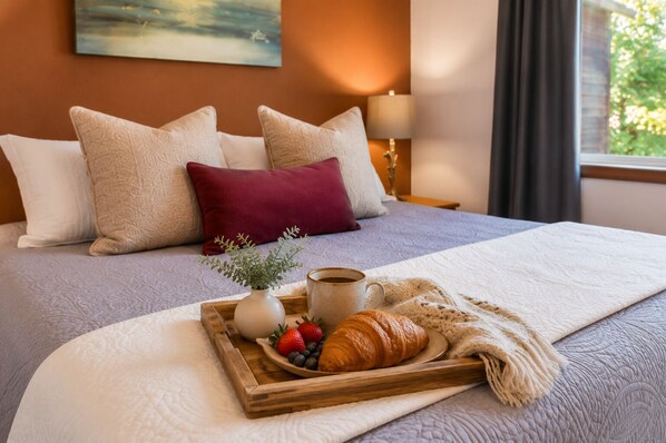 3 bedrooms, iron/ironing board, travel cot, free WiFi