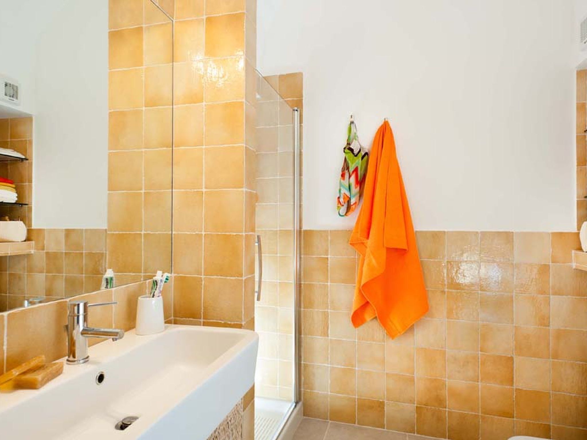 Maison | Salle de bain | Douche, serviettes fournies