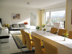 Dining - Welcoming Apartment With Balcony, Garden, Private Terrace (Bad Wildungen)