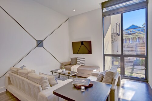 Modern Marvel 2 blocks from French Quarter & Frenchmen