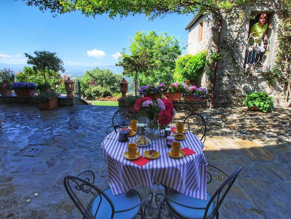 House | Dining - Belvilla by OYO Stella (Loro Ciuffenna)