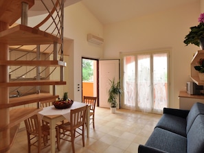 House | Living room - Cozy Apartment With Terrace, 800m. From the sea (Scarlino)