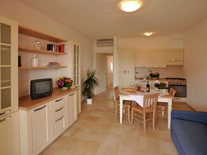 House | Private kitchen | Oven - Cozy Apartment With Terrace, 800m. From the sea (Scarlino)