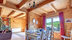 Dining - Spacious Holiday Home in Little Petherick (Wadebridge)
