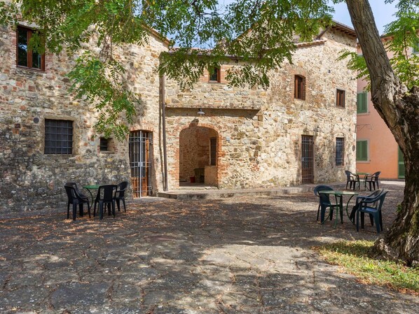 House | Dining