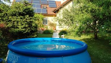 Kolam renang outdoor