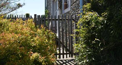 Forest Cottage, Jehonville