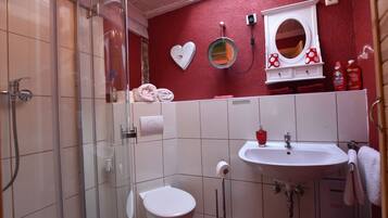 Apartment | Badezimmer | Haartrockner, Handtücher