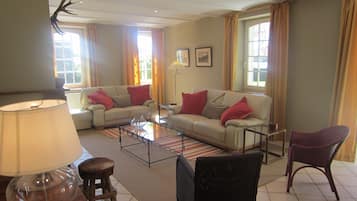 Cottage | Living room