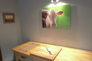 Cottage | Privékeuken | Een kinderstoel