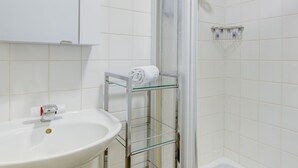 Bathroom - Perfect Holiday Home for Those Wanting to Explore Lake District (Windermere)