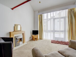 Ferienhaus | Wohnzimmer | Kamin