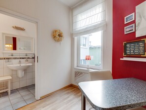 Shower, towels - Enticing Apartment in Warnemünde near Forest (Rostock)