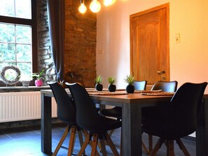 House | Dining - Chic Holiday Home With Garden (Vaux-sur-Sure)