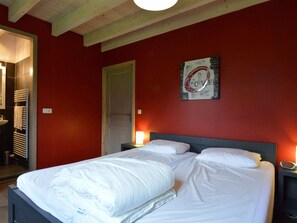 House | 4 bedrooms, individually furnished, bed sheets