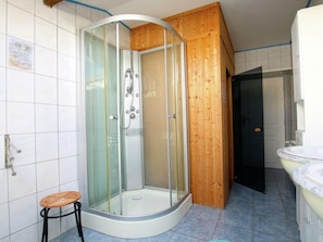 House | Bathroom