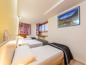 1 habitación y ropa de cama 
