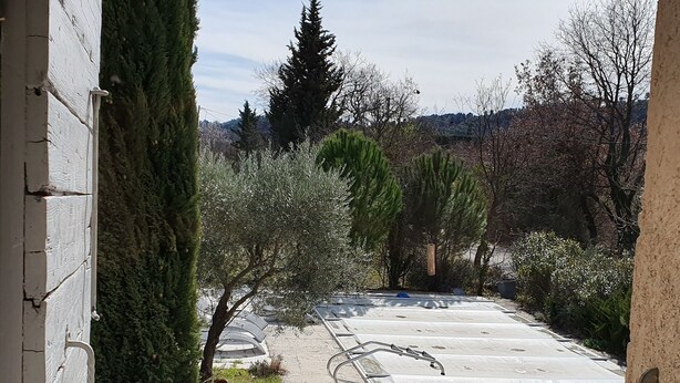 Property grounds - Scenic Villa in Ansouis With Private Swimming Pool (Ansouis)