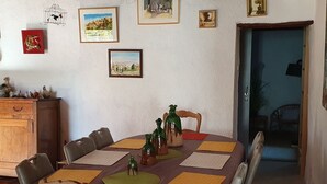 Dining - Scenic Villa in Ansouis With Private Swimming Pool (Ansouis)