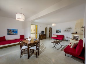Living room - Beautiful Detached Villa With Private Pool Surrounded by Hills and Nature (Castellammare del Golfo)