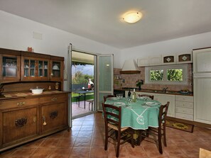 House | Dining