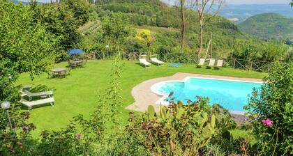 Modern Holiday Home With Pool