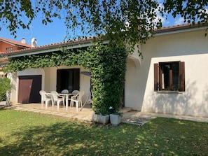 Villa | Exterior