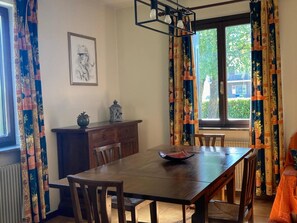 Villa | Dining