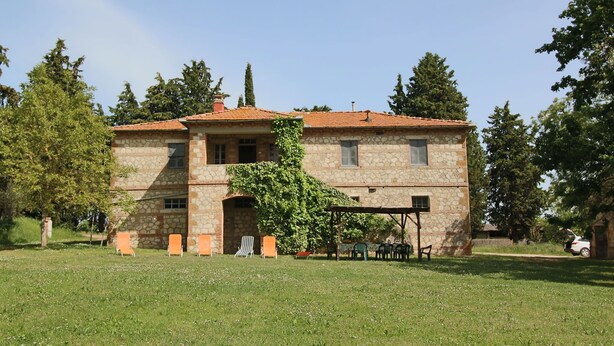 Unclassified image, 1 of 38, button - Rustic House on the Estate With a Castle, Swimming Pool, Garden, Private Terrace (Sarteano)